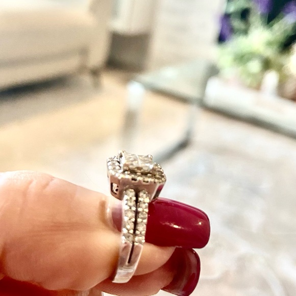 COPY - Gorgeous 1 carat Natural diamond ring on 14 karat white gold setting - Picture 4 of 8